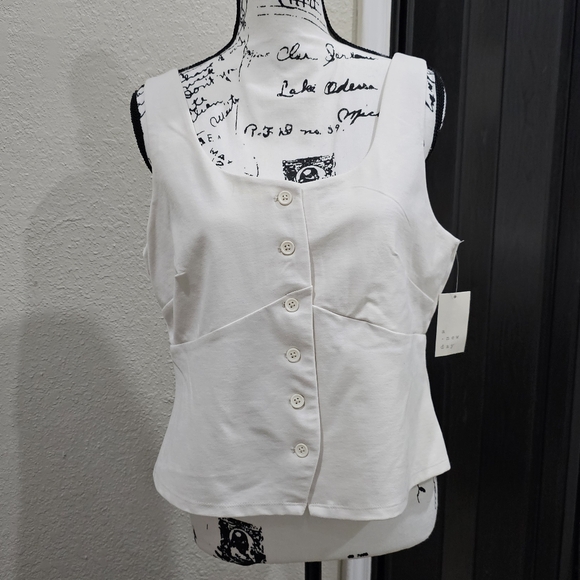 NWT White Sleeveless Top Button Up sz-Lg - Picture 2 of 5